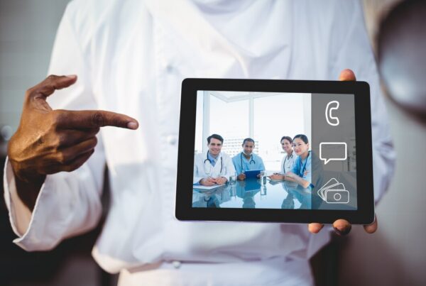 Solusi Patient Engagement digital membantu rumah sakit Anda meningkatkan keterlibatan pasien